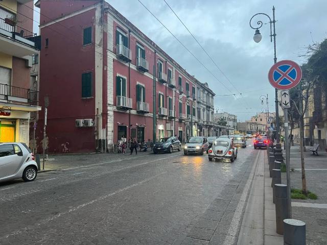 Box in vendita a Portici, Campania