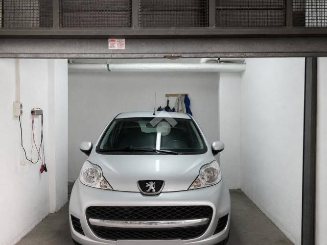 Box in vendita a Portici, Campania