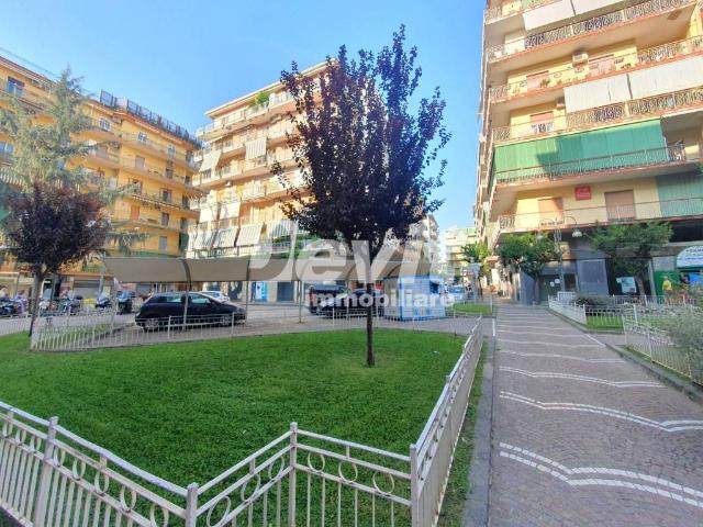 Box in vendita a Portici, Campania