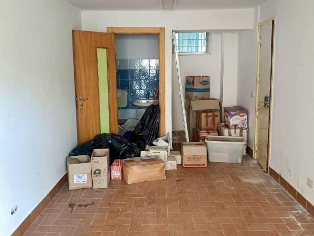 Box in vendita a Portici, Campania