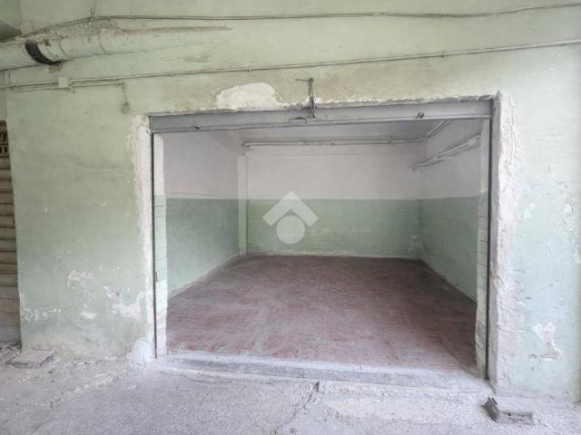 Box in vendita a Portici, Campania