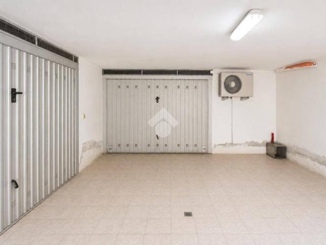 Box in vendita a Marche, Macerata