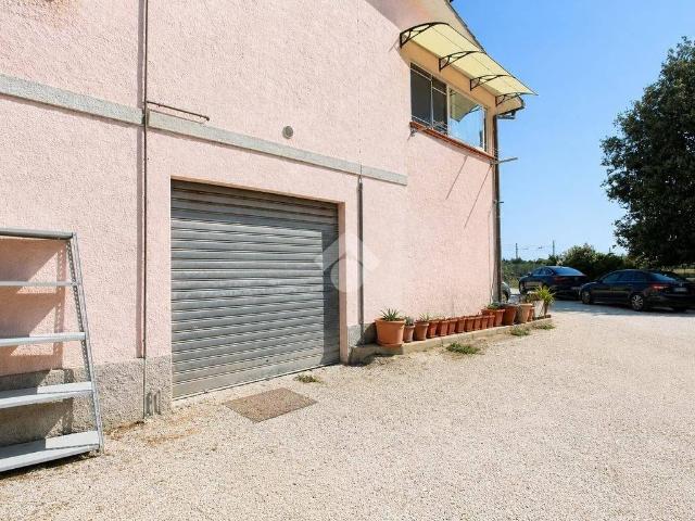 Box in vendita a Villa Costantina, Marche