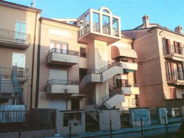 Box in vendita a Marche, Macerata
