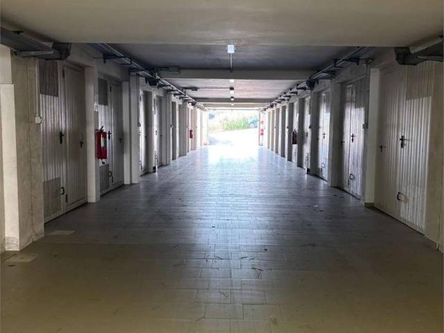 Box in vendita a Marche, Macerata