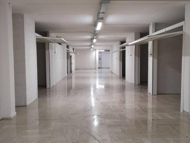 Box in vendita a Marche, Fermo