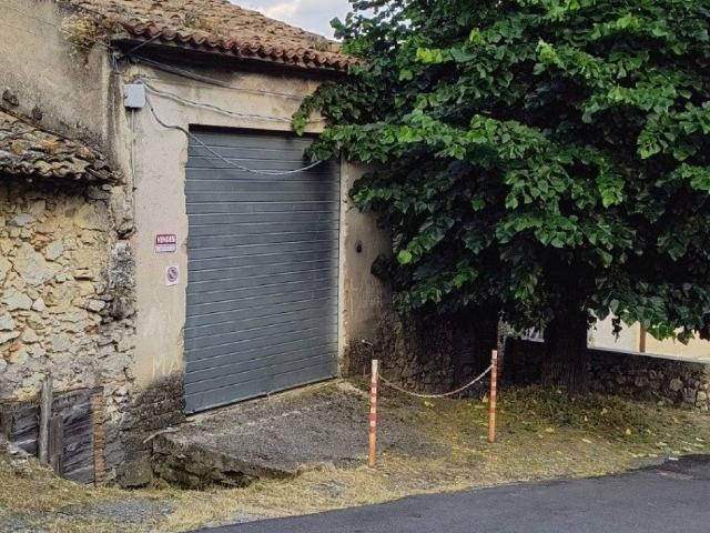 Box in vendita a Pietraforte, Lazio