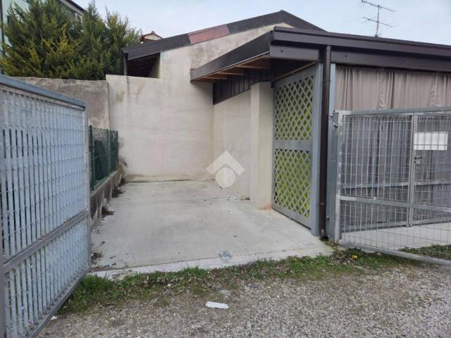 Box in vendita a Pozzolengo, Lombardia