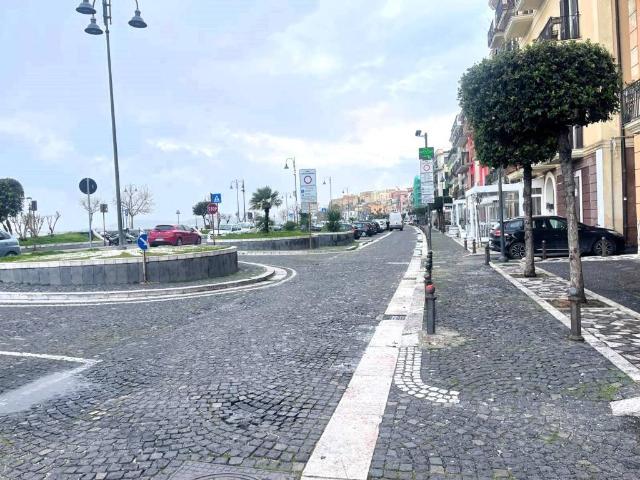 Box in vendita a Antiniana, Pozzuoli