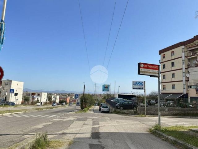 Box in vendita a Pozzuoli, Campania