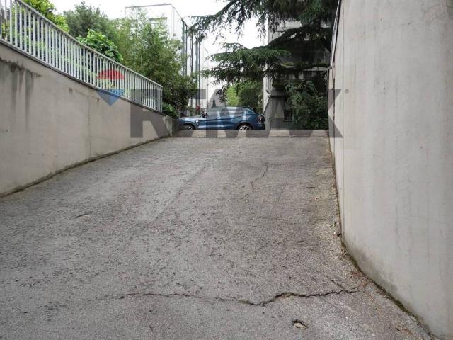 Box in vendita a I lecci, Prato