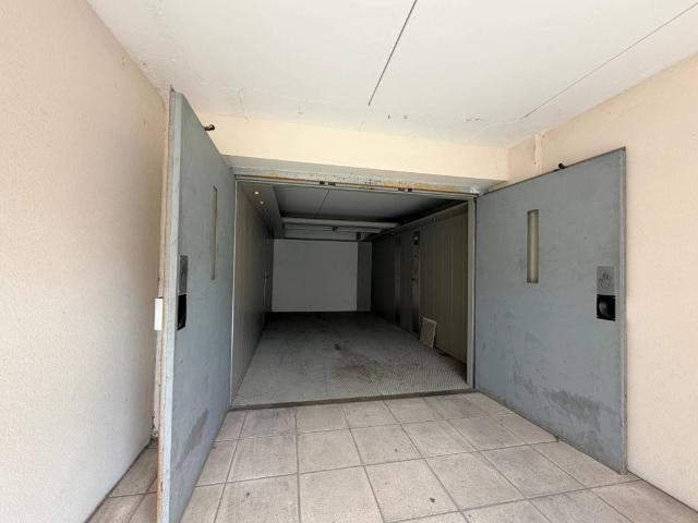 Box in vendita a Centro Direzionale, Prato