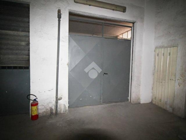 Box in vendita a Prato, Grignano