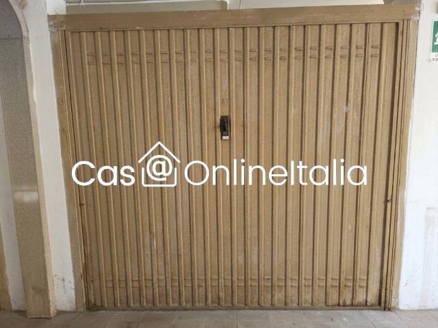 Box in vendita a Centro Direzionale, Prato