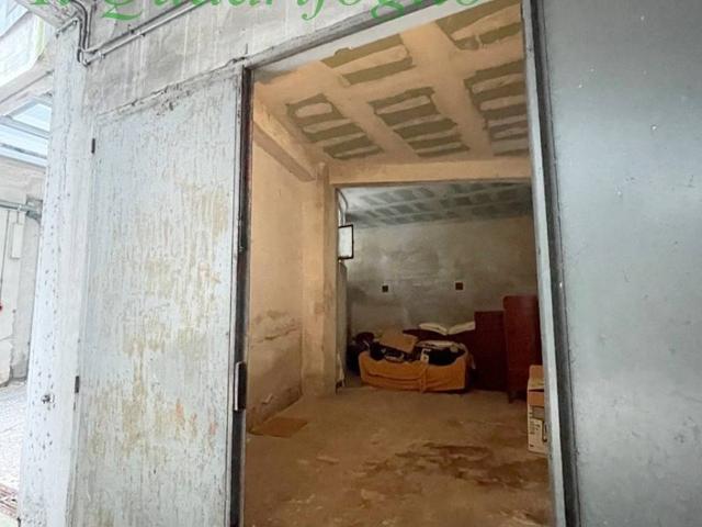 Box in vendita a Quadrante Europa - Stazione, Prato