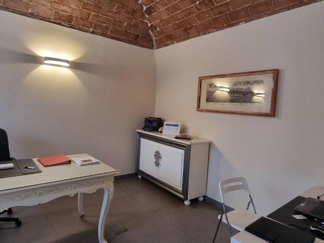 Box in vendita a Prato, Toscana