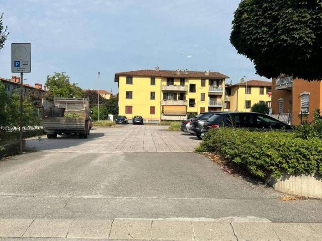 Box in vendita a Presezzo, Lombardia