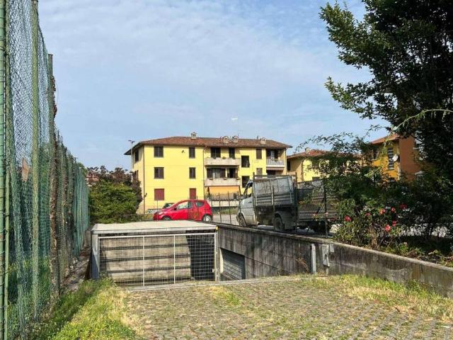 Box in vendita a Presezzo, Lombardia