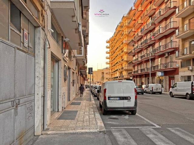 Box in vendita a Puglia, Bari