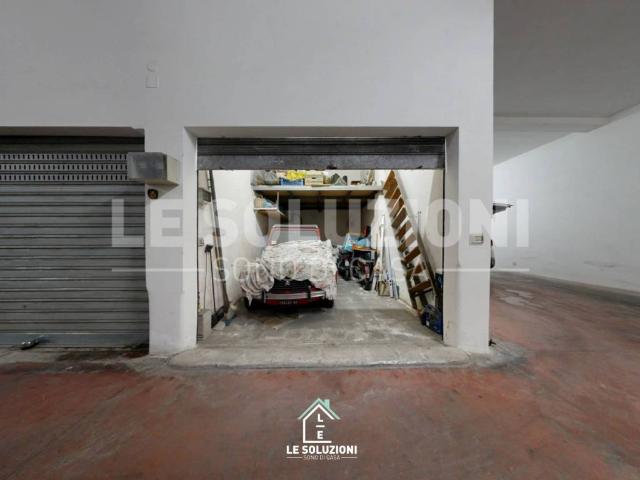 Box in vendita a Puglia, Bari