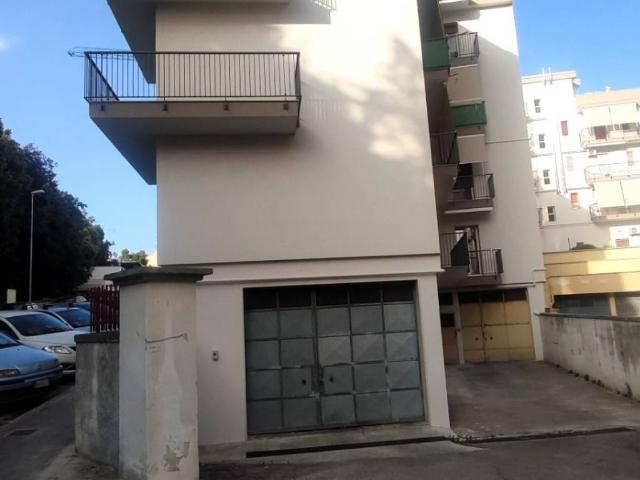 Box in vendita a Puglia, Bari