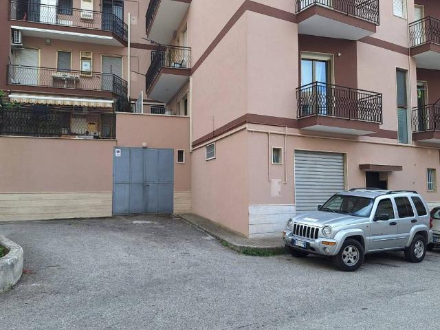 Box in vendita a Puglia, Bari