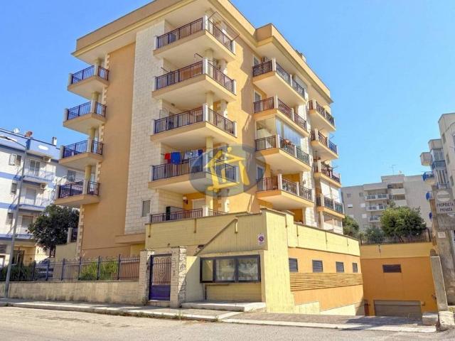 Box in vendita a Puglia, Bari