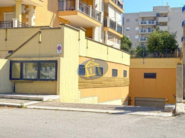 Box in vendita a Puglia, Bari