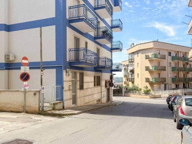 Box in vendita a Puglia, Bari