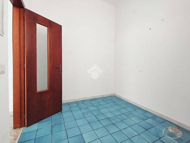 Box in vendita a Puglia, Bari