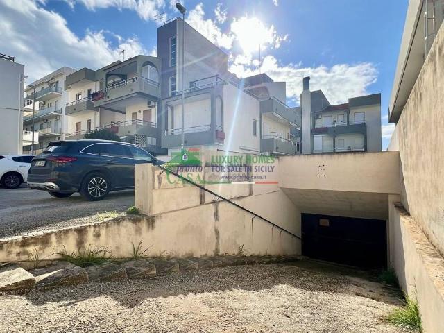 Box in vendita a Ragusa, Sicilia