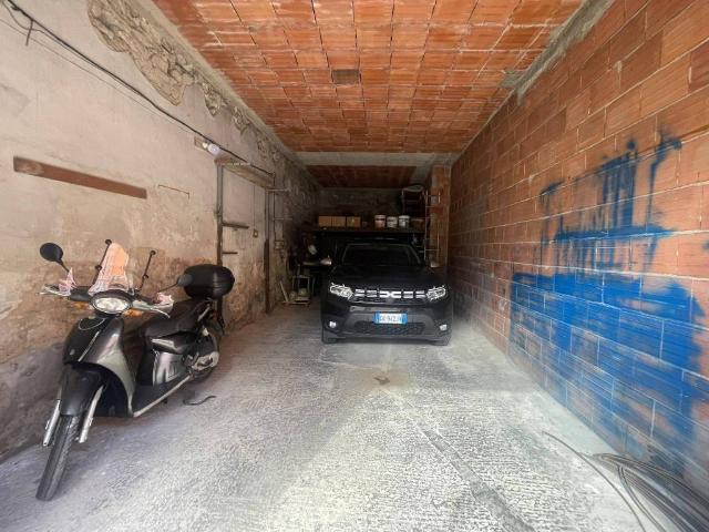 Box in vendita a Ragusa, Sicilia