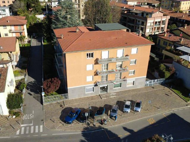 Box in vendita a Ranica, Lombardia