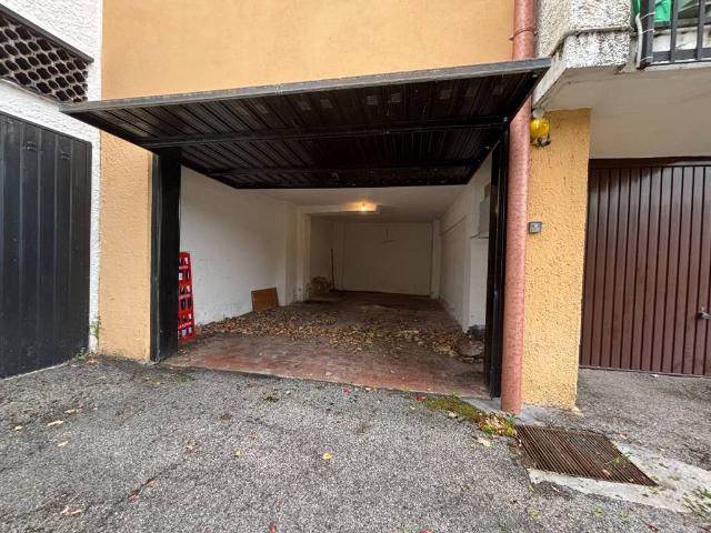 Box in vendita a Cappelletta, Rapallo