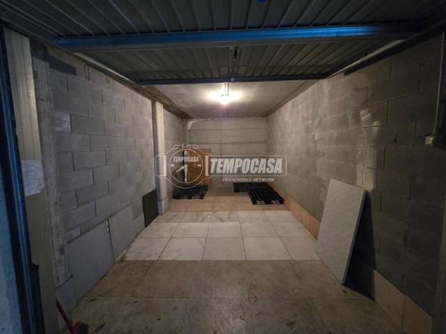 Box in vendita a Pieve Modolena, Re