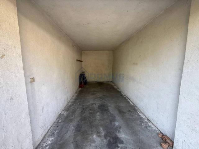 Box in vendita a Santa Croce, Re