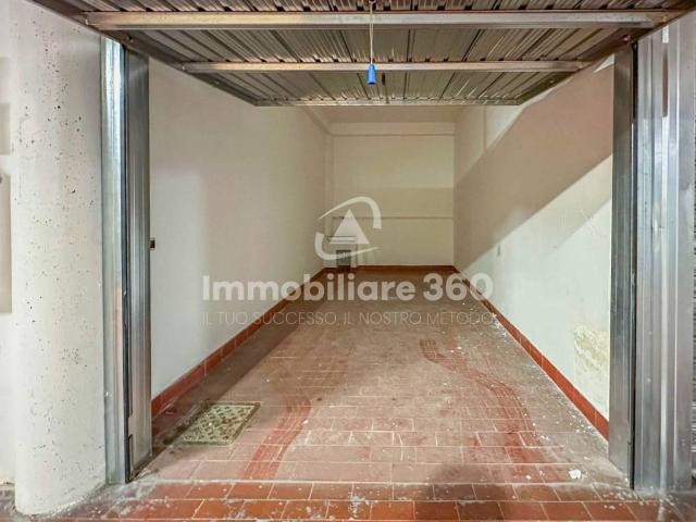Box in vendita a Roges, Rende