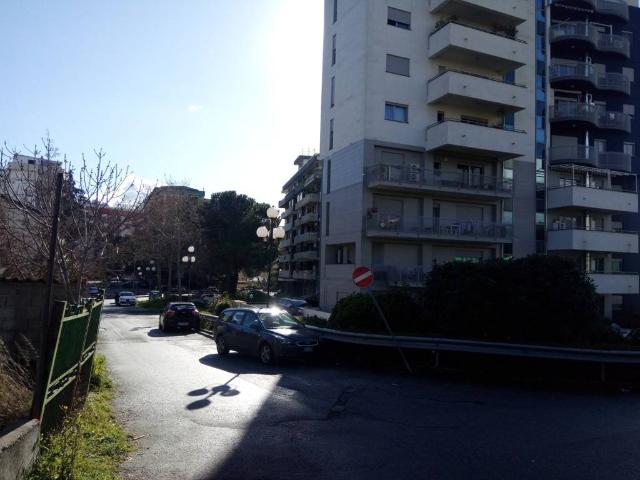 Box in vendita a Calabria, Cosenza