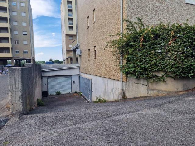 Box in vendita a Calabria, Cosenza