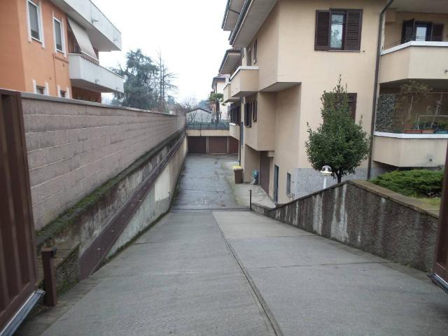 Box in vendita a Rho, Lombardia