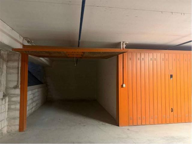 Box in vendita a Riccione, Reggio Emilia
