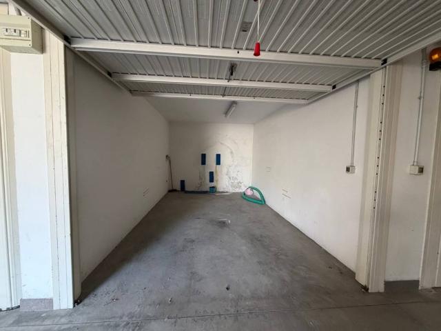 Box in vendita a Abissinia, Riccione