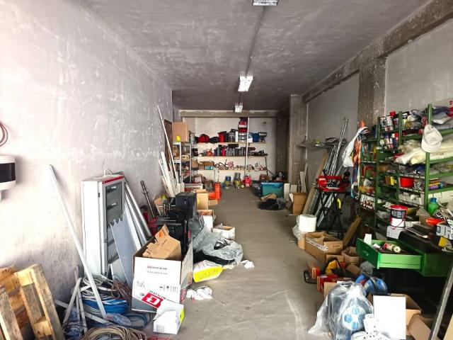 Box in vendita a Campoloniano, Rieti