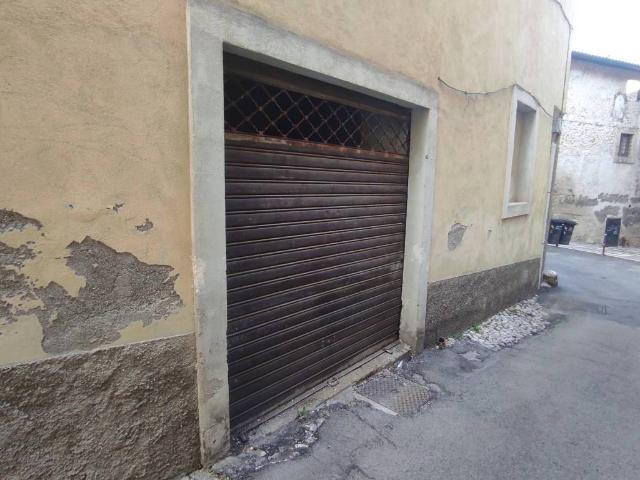 Box in vendita a Regina Pacis, Rieti
