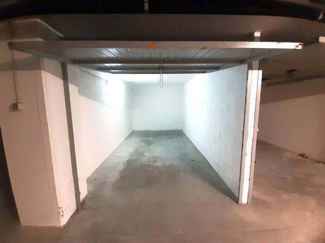 Box in vendita a Villaggio 1° maggio, Rimini