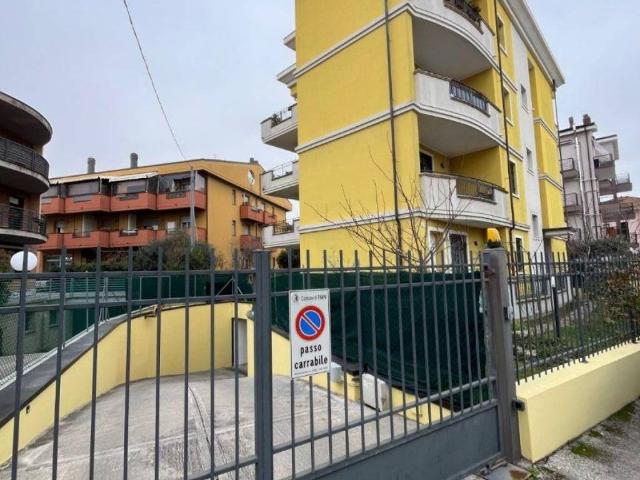 Box in vendita a Rimini, Reggio Emilia