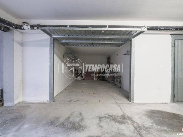 Box in vendita a Rimini, Reggio Emilia