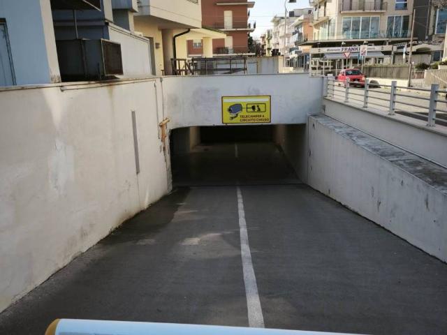 Box in vendita a Rimini, Reggio Emilia