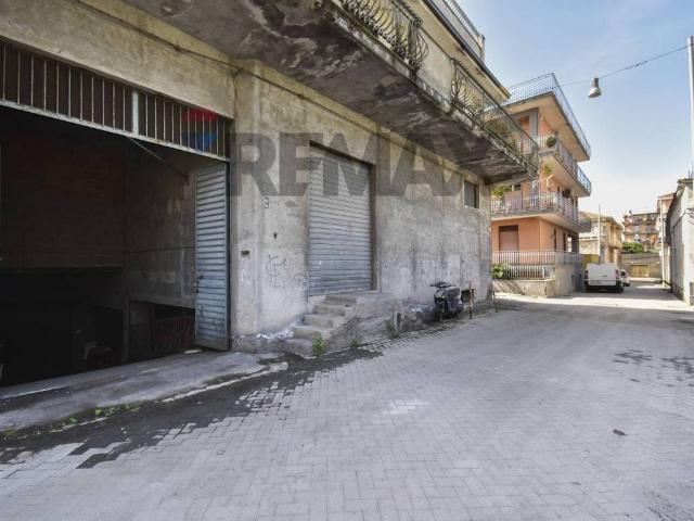 Box in vendita a Riposto, Sicilia