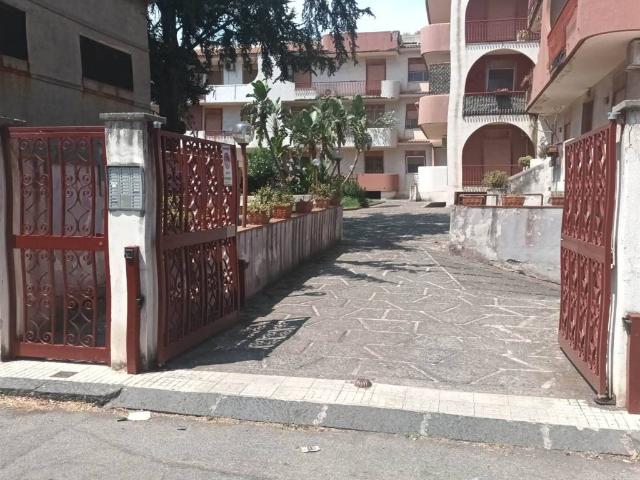 Box in vendita a Riposto, Sicilia